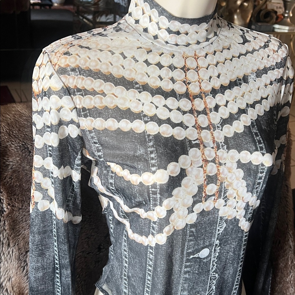 ✨Elegant Black and Gray Patterned Bodysuit✨